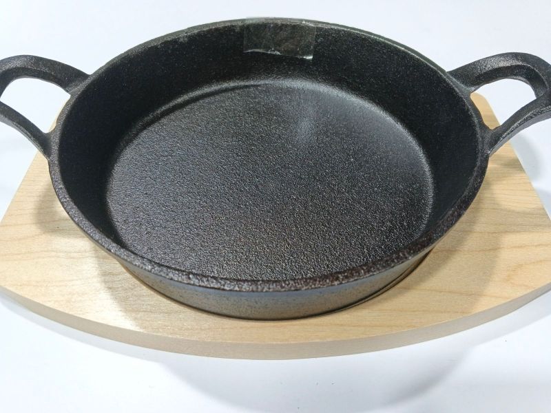 Cacerola 20cm con base de madera — Hierro fundido