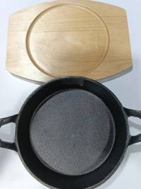 Cacerola 20cm con base de madera — Hierro fundido — foto 3