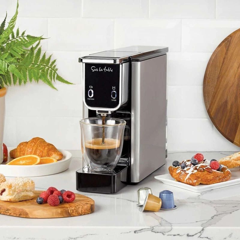 Cafetera compacta de capsulas. — Color Negro - Acero inoxidable