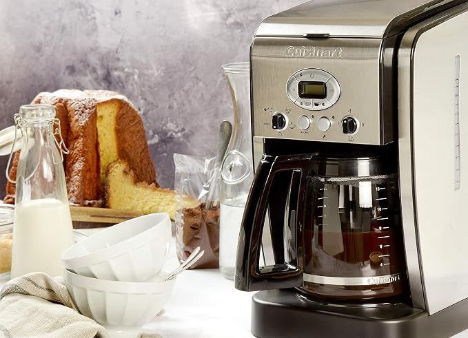 Cafetera programable de 12 tazas.